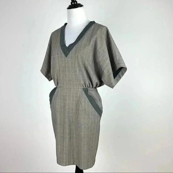 New Louis Verdad dress size 2 gray pink plaid v-neck with pockets career - Picture 9 of 11